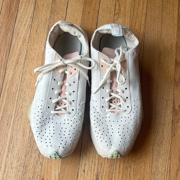 Nike Shoes - Ivory, Pink Green Nike Zoom Type Sneakers Nu 354